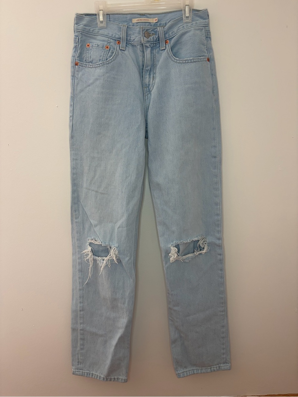 Levi’s Low Pro Straight Jeans Women’s W24 Light Wash Distressed Knee